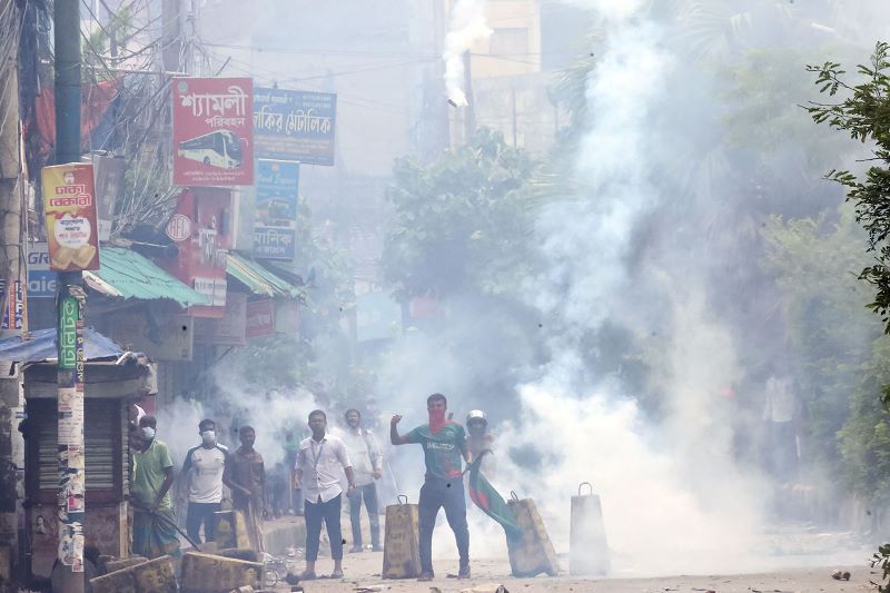 बंगलादेशमा हिंसात्मक बन्दै आन्दोलन, एकै दिन ८३ जनाको मृत्यु