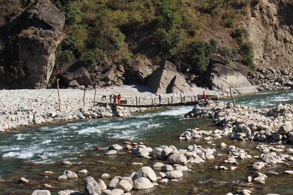 सेती नदीमा जोखिमपूर्ण वारपार