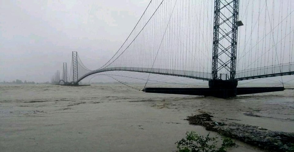 महाकालीमा उद्धार गर्न जाने हेलिकप्टर धनगढीमै रोकियो, ६७ जना उद्धारको पर्खाइमा