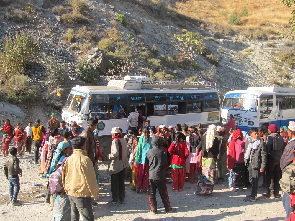 बझाङका युवा काम खोज्दै भारततिर, गाउँ खाली हुँदै