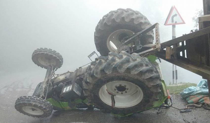 डडेल्धुरामा ट्याक्टर दुर्घटना हुँदा सात जना घाइते