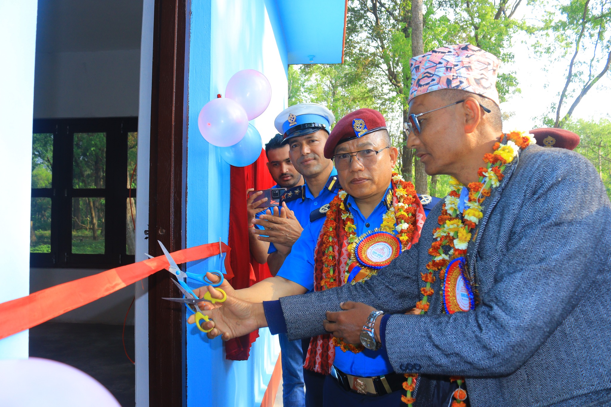 कैलालीको स्याउलेमा झन्डै नौ लाख सहयोगमा अस्थाइ ट्राफिकको भवन निर्माण