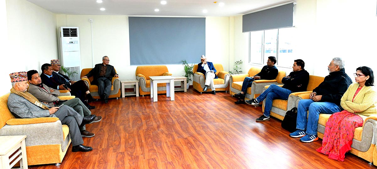 ओली र लेखकलाई रिहाई गर्न एमालेको माग