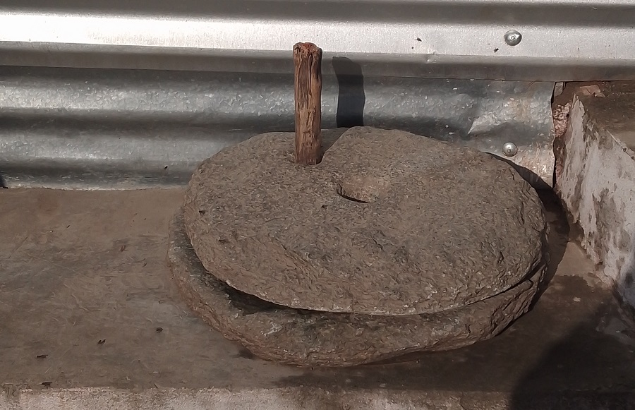 बाजुरामा लोप हुँदै परम्परागत जाँतो