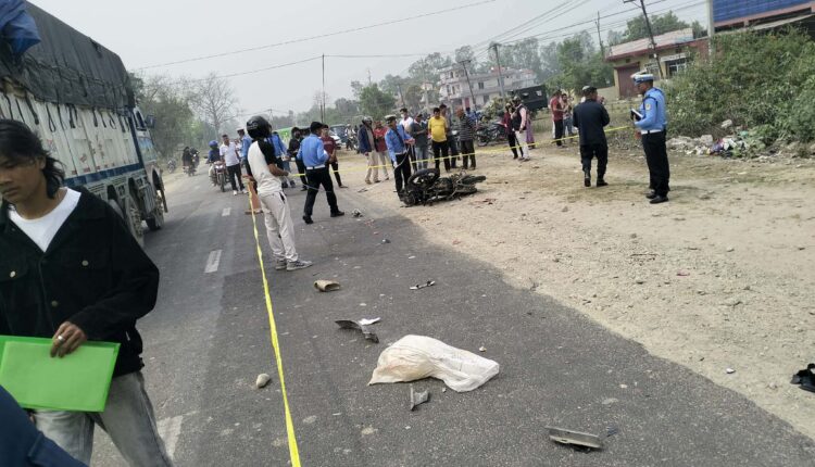 कञ्चनपुरमा जीप र माेटरसाईकल आपसमा ठाेक्किदा दुई जनाकाे मृत्यु