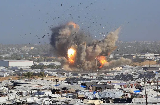 इजरायली हवाई आक्रमणमा गाजामा कम्तीमा ३२ जना प्यालेस्टिनीको ज्यान गयो