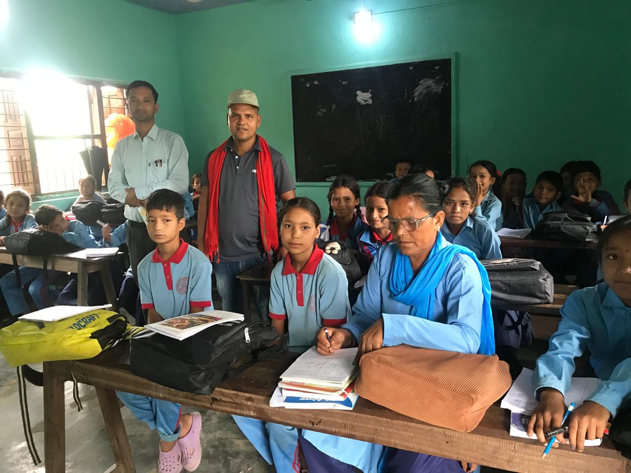 वनबेहडाकी ५२ बर्षीय पार्वतीको उदाहणिय काम,नातिसंगै कक्षा ४ मा पढ्दैँ, एसईई पास गर्ने धोको