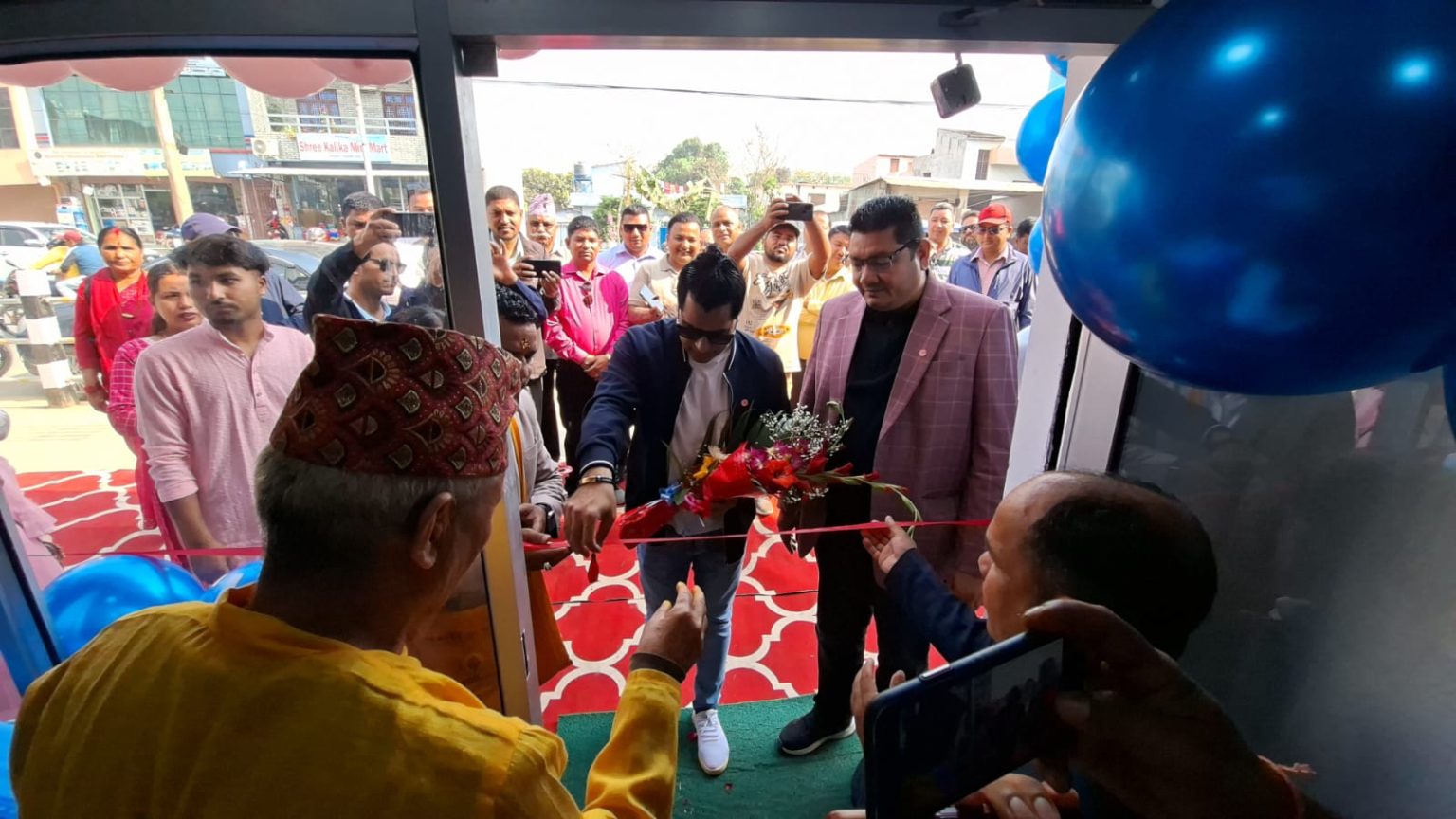 पत्रकार हरिस सिंह प्रपालाले खोले धनगढी तारानगरमा ‘किङ्ग हिल्स गार्मेन्ट’,२५ जनाले रोजगारी पाउने