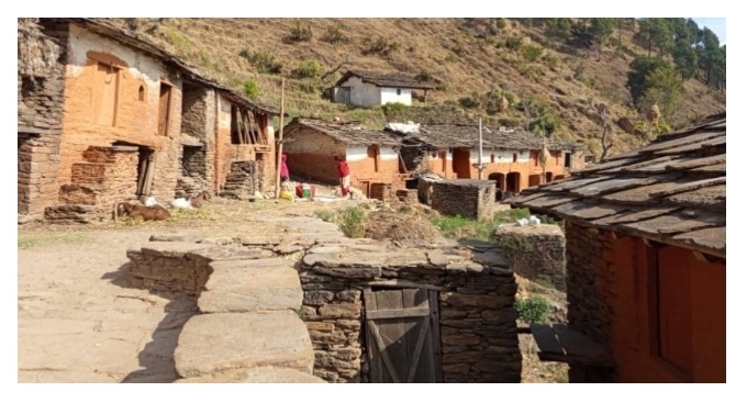 बैतडीका गाउँ बसाइँसराइले सुनसान बन्दै