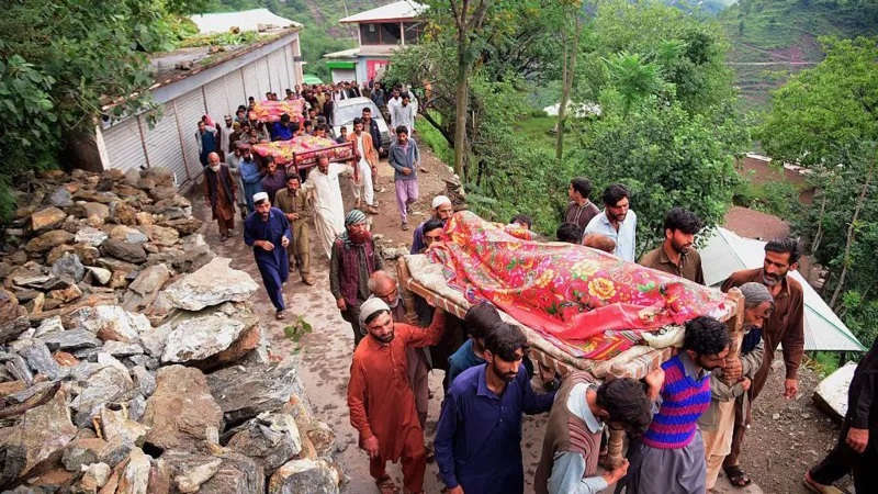 पाकिस्तानमा बाढी–पहिरोमा परी ज्यान गुमाउनेको सङ्ख्या ३ सय ५० पुग्यो