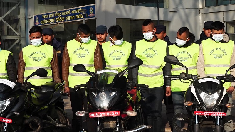 नवयुवा आन्दाेलनमा हिरासतबाट भागेका विनयले बनाएकाे समूहले मध्यरातमा यसरी गर्थ्याे लुटपाट