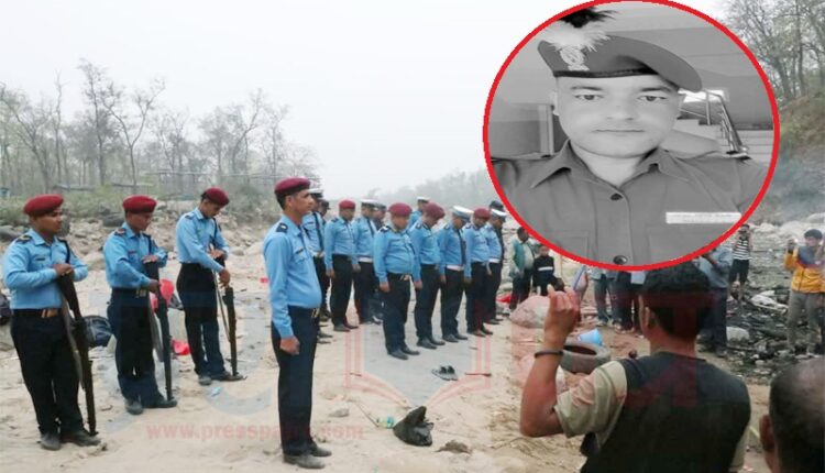कैलालीमा श्रीमतीसँग कुरा गरेको केही मिनेटमै ढलेका प्रहरी जवान सदाका लागि अस्ताए